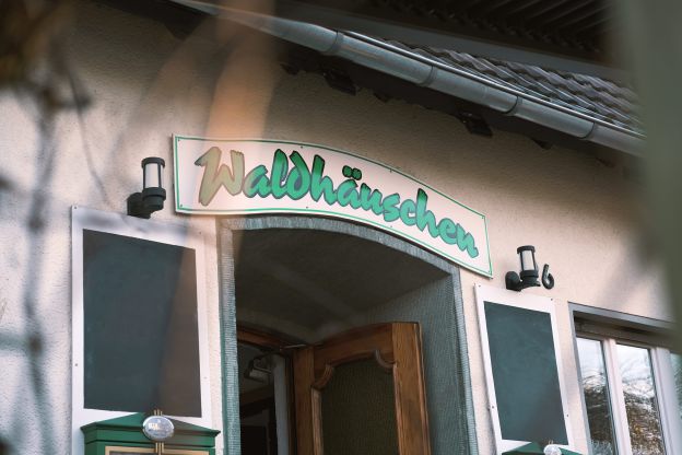 Eingangsbereich des Waldhäuschens